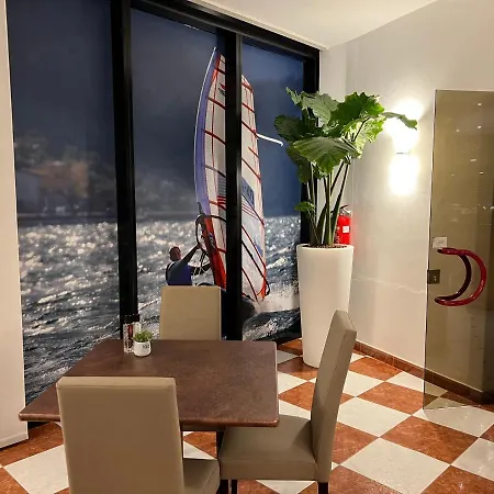 Ξενοδοχείο Wind