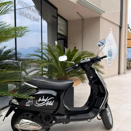 Ξενοδοχείο Wind 3*